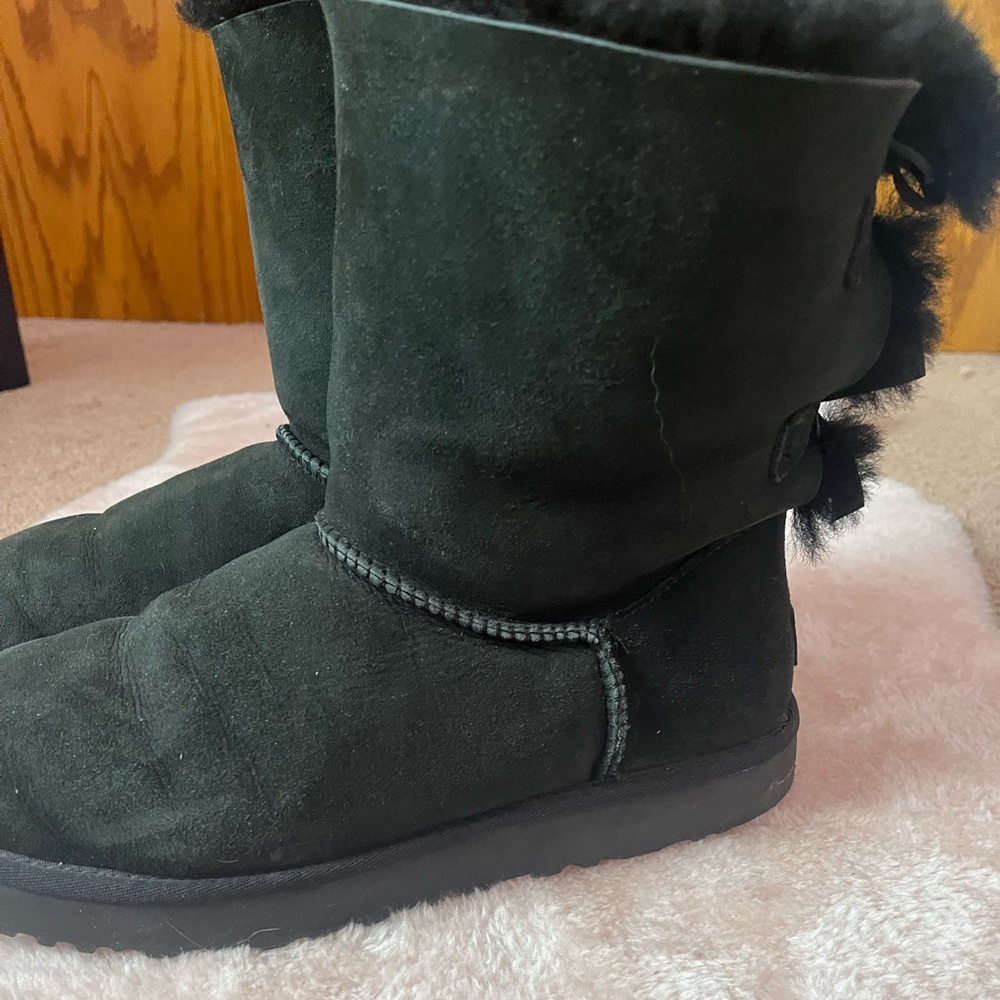 BLACK BAILEY BOW TWO UGGS - Picture 6 of 8